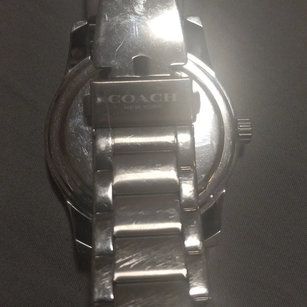 Genuine Coach watch - Picture 2 of 3
